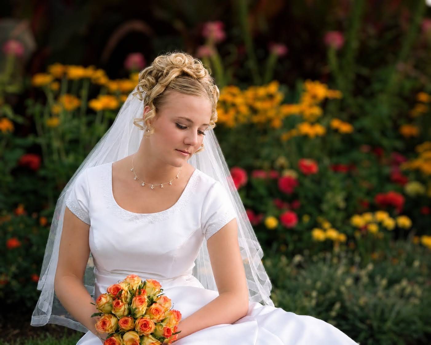 Garden bridal portrait by Brad Ovard Photography